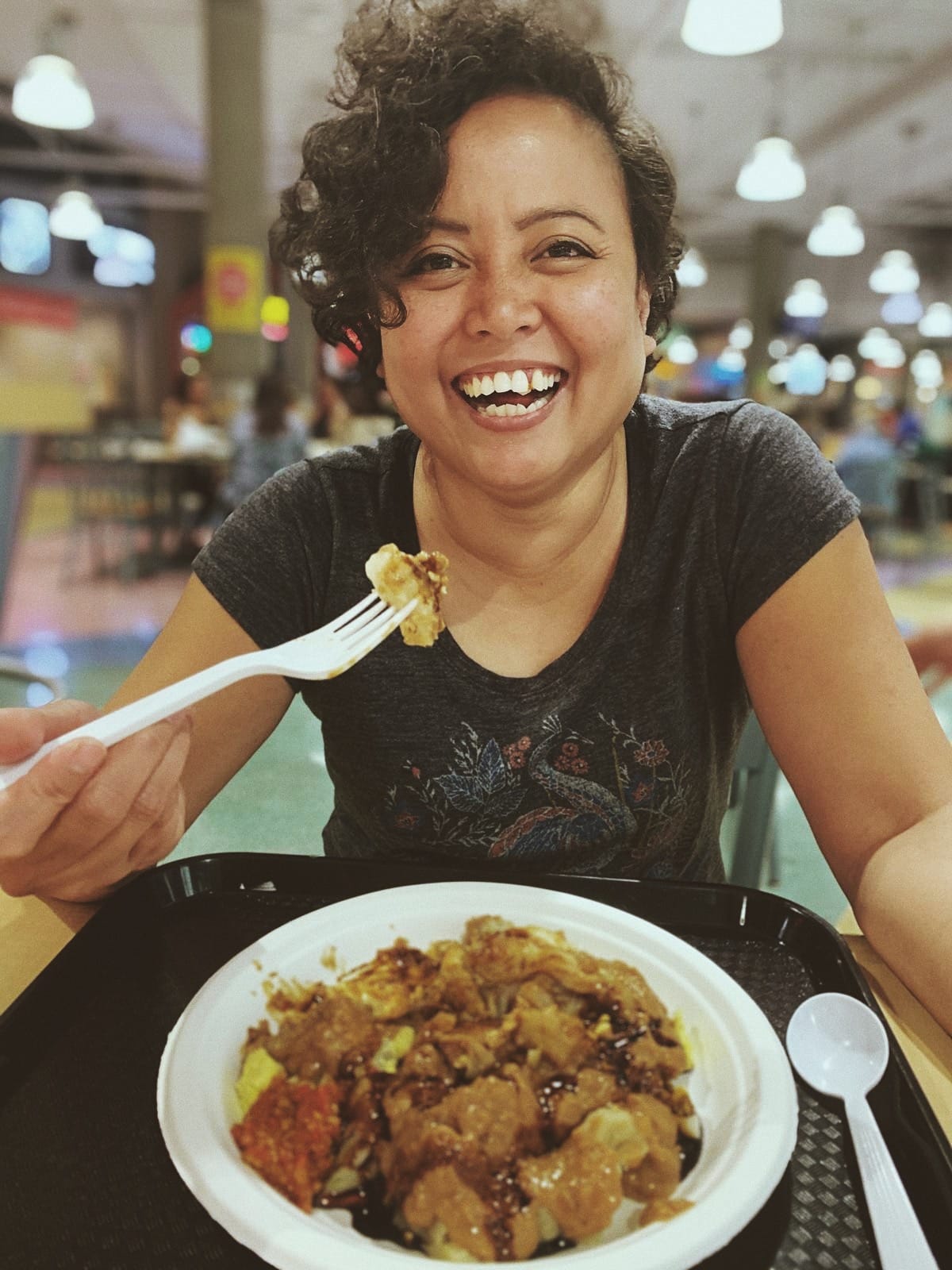 Rela Menempuh Puluhan Kilometer demi Talua Barendo